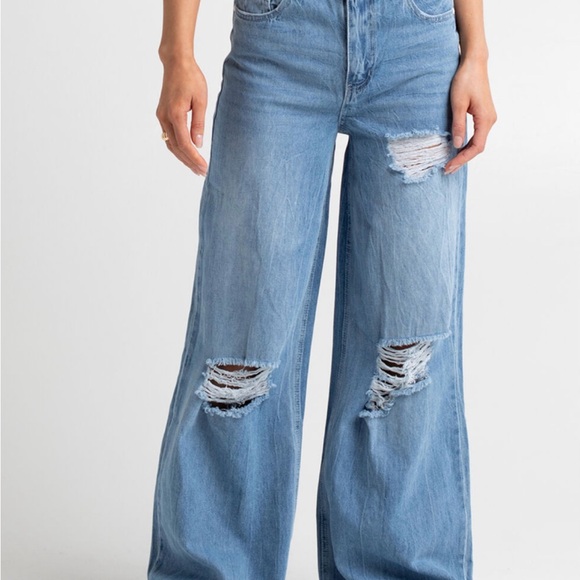 Almost Famous Ultra High Rise Wide Leg Jeans NWT - Picture 4 of 8